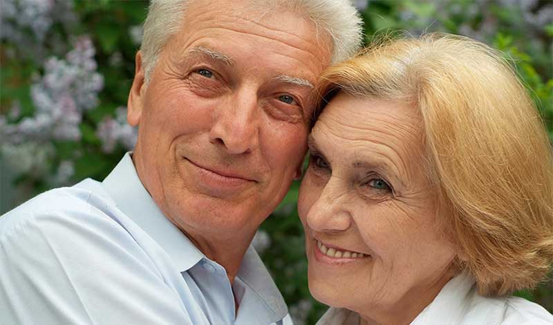 image of senior couple, blog maintaining good eye health as you age